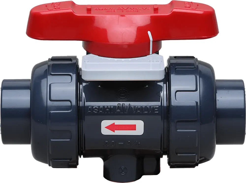 Nhãn mũi tên chỉ hướng lắp đặt bắt buộc trên van bi nhựa Asahi Type-21a SST Flow Control