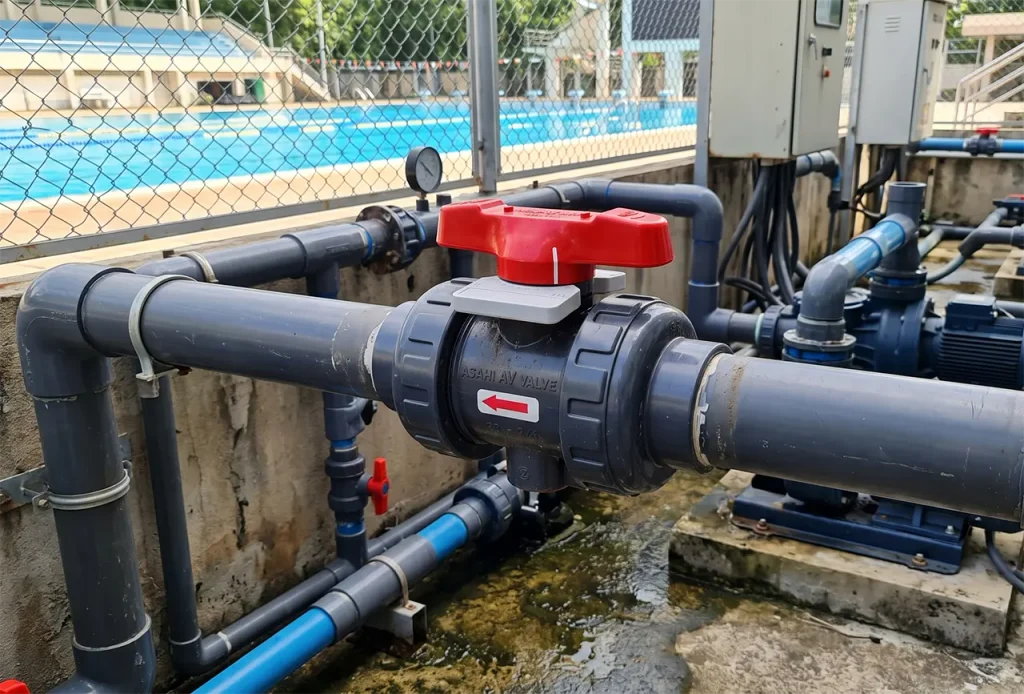 Ứng dụng van bi nhựa Asahi Type-21a SST Flow Control trong hệ thống xử lý nước và bể bơi công cộng